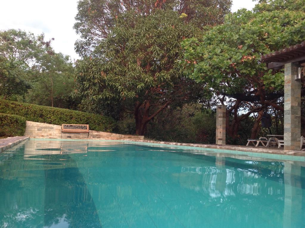 Native House With Beautiful Pool Villa Bagac ภายนอก รูปภาพ
